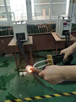 Хорошая цена Портативный высокочастотный индукционный нагреватель IGBT с гибким кабелем 2 м, 40 кВт онлайн