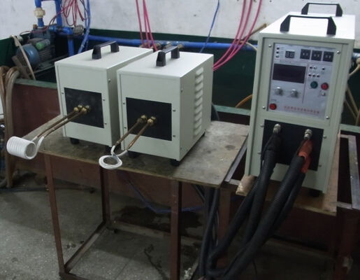 Хорошая цена Высокочастотная индукционная нагревательная машина HF-25KW со 100% рабочим циклом, частотой 30-80 кГц и сертификацией CE онлайн